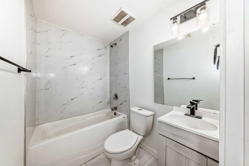 200 Falworth Way Ne, Calgary, AB - Indoor Photo Showing Bathroom