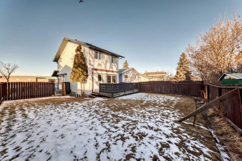 200 Falworth Way Ne, Calgary, AB - Outdoor