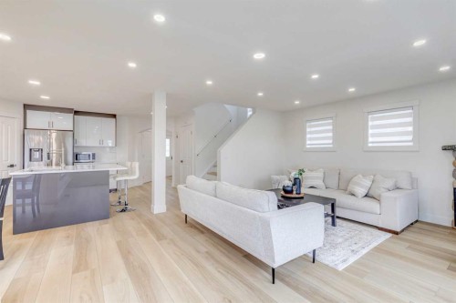 447 Tuscany Ridge Heights Nw, Calgary, AB - Indoor Photo Showing Living Room