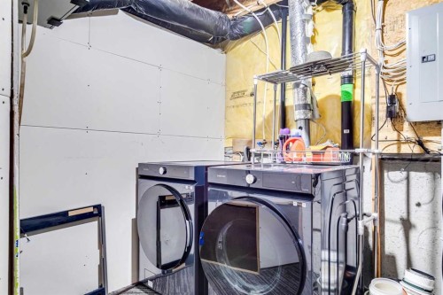 447 Tuscany Ridge Heights Nw, Calgary, AB - Indoor Photo Showing Laundry Room