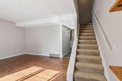 29-6503 Ranchview Drive Nw, Calgary, AB - Indoor Photo Showing Other Room