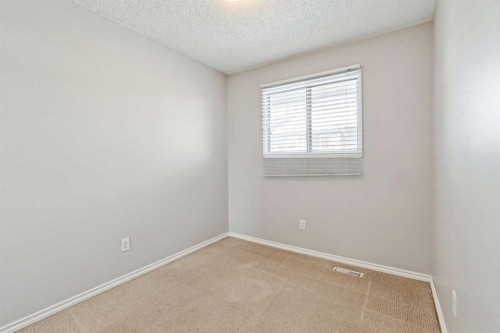 29-6503 Ranchview Drive Nw, Calgary, AB - Indoor Photo Showing Other Room