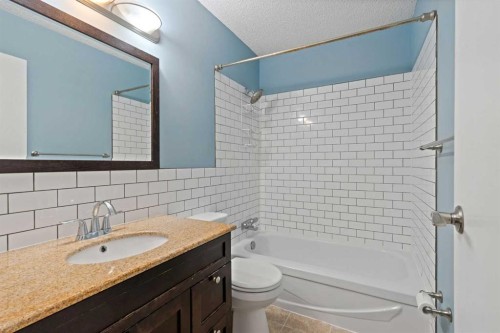 29-6503 Ranchview Drive Nw, Calgary, AB - Indoor Photo Showing Bathroom
