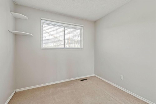 29-6503 Ranchview Drive Nw, Calgary, AB - Indoor Photo Showing Other Room