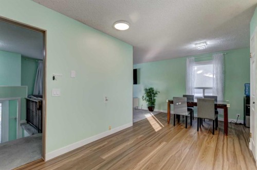 1059 Pinecliff Drive Ne, Calgary, AB - Indoor