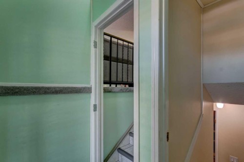 1059 Pinecliff Drive Ne, Calgary, AB - Indoor Photo Showing Other Room