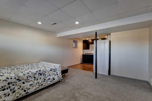 1059 Pinecliff Drive Ne, Calgary, AB - Indoor