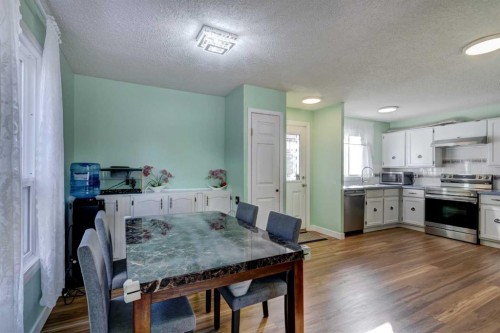 1059 Pinecliff Drive Ne, Calgary, AB - Indoor