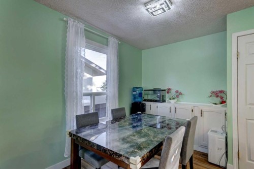 1059 Pinecliff Drive Ne, Calgary, AB - Indoor Photo Showing Dining Room