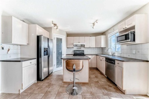 78 Taralea Manor Ne, Calgary, AB - Indoor Photo Showing Kitchen