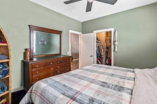 14 Sunrise Crescent Ne, High River, AB - Indoor Photo Showing Bedroom