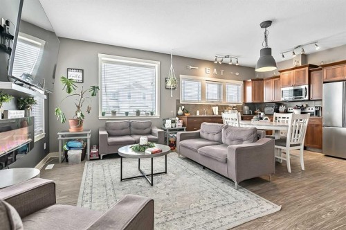 14 Sunrise Crescent Ne, High River, AB - Indoor Photo Showing Living Room