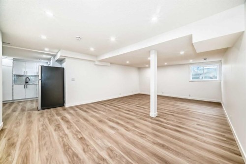 319 Whitefield Drive Ne, Calgary, AB - Indoor