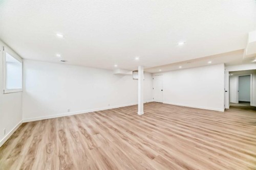 319 Whitefield Drive Ne, Calgary, AB - Indoor