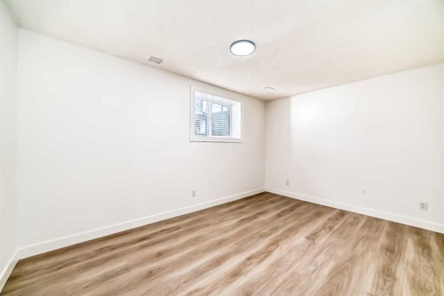 319 Whitefield Drive Ne, Calgary, AB - Indoor Photo Showing Other Room