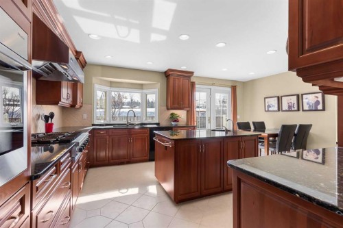 88 Bermondsey Way Nw, Calgary, AB - Indoor Photo Showing Kitchen