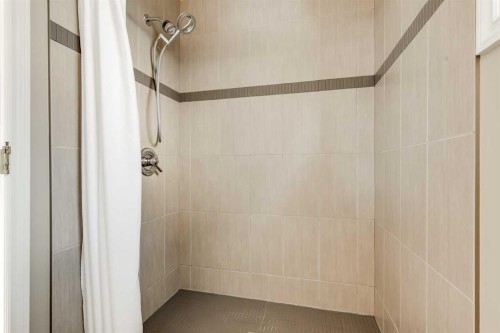 88 Bermondsey Way Nw, Calgary, AB - Indoor Photo Showing Bathroom