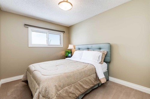 88 Bermondsey Way Nw, Calgary, AB - Indoor Photo Showing Bedroom
