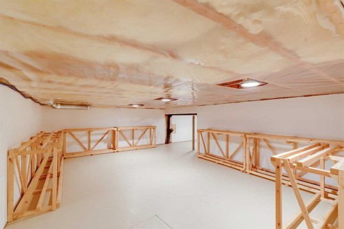 88 Bermondsey Way Nw, Calgary, AB - Indoor