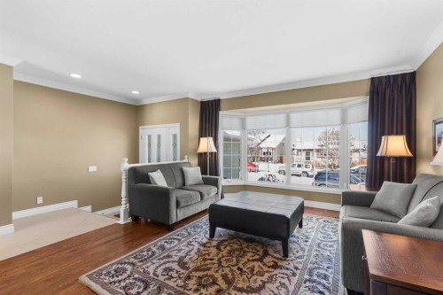 88 Bermondsey Way Nw, Calgary, AB - Indoor Photo Showing Living Room
