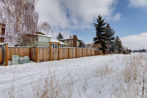 88 Bermondsey Way Nw, Calgary, AB - Outdoor
