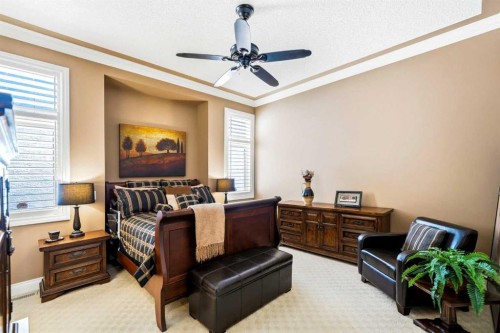 21 Evergreen Row Sw, Calgary, AB - Indoor Photo Showing Other Room