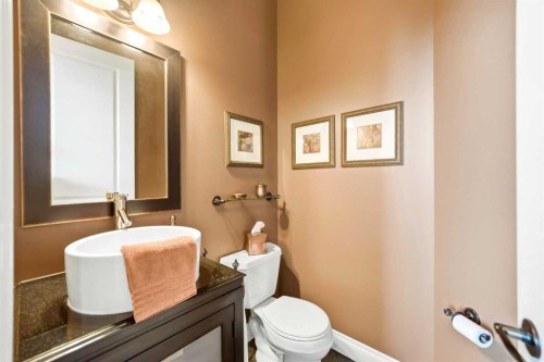 21 Evergreen Row Sw, Calgary, AB - Indoor Photo Showing Bathroom