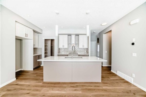 53 Bartlett Way Se, Calgary, AB - Indoor Photo Showing Kitchen