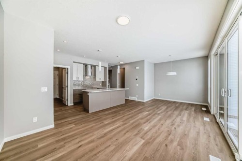 53 Bartlett Way Se, Calgary, AB - Indoor Photo Showing Kitchen