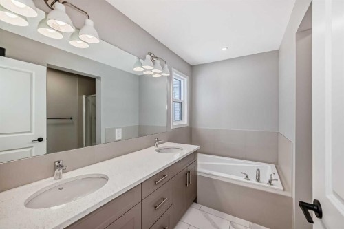 53 Bartlett Way Se, Calgary, AB - Indoor Photo Showing Bathroom