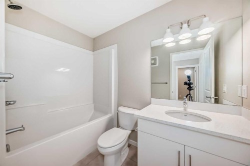 185 Mercado Landing Se, Calgary, AB - Indoor Photo Showing Bathroom
