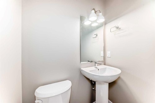 1314 Mahogany Boulevard Se, Calgary, AB - Indoor Photo Showing Bathroom