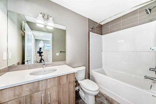 1314 Mahogany Boulevard Se, Calgary, AB - Indoor Photo Showing Bathroom