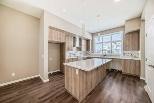 833 Marine Drive Se, Calgary, AB - Indoor Photo Showing Kitchen With Upgraded Kitchen