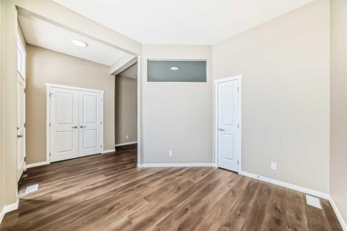 833 Marine Drive Se, Calgary, AB - Indoor Photo Showing Other Room