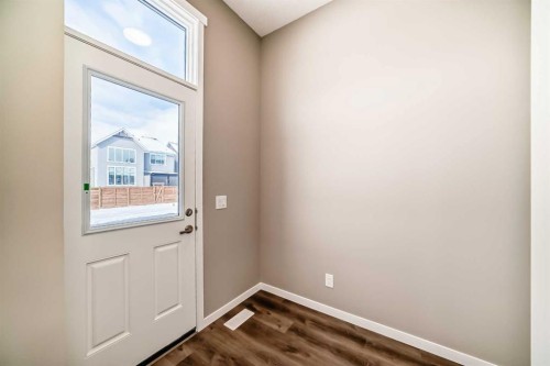 833 Marine Drive Se, Calgary, AB - Indoor Photo Showing Other Room