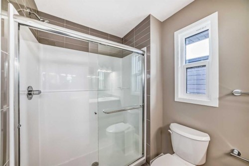 833 Marine Drive Se, Calgary, AB - Indoor Photo Showing Bathroom