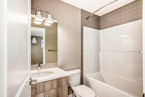 833 Marine Drive Se, Calgary, AB - Indoor Photo Showing Bathroom