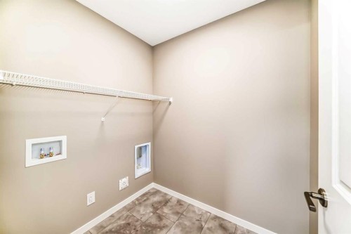 833 Marine Drive Se, Calgary, AB - Indoor