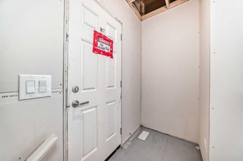 833 Marine Drive Se, Calgary, AB - Indoor Photo Showing Other Room