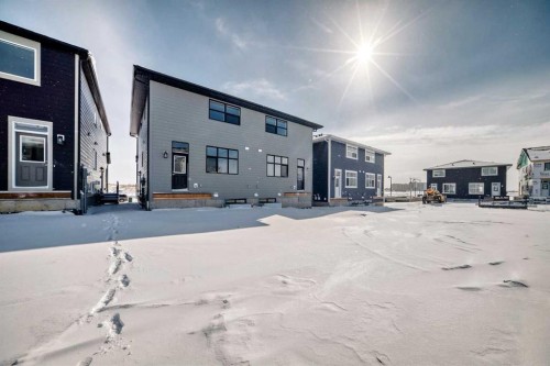 833 Marine Drive Se, Calgary, AB - Outdoor