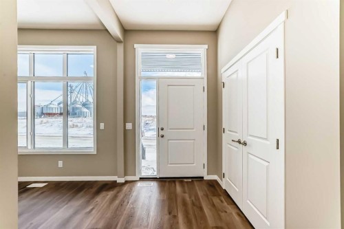 833 Marine Drive Se, Calgary, AB - Indoor Photo Showing Other Room