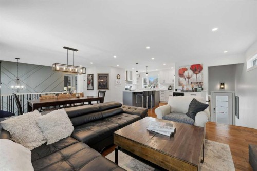1015 Maplecroft Road Se, Calgary, AB - Indoor Photo Showing Living Room