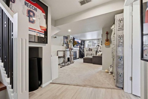 1015 Maplecroft Road Se, Calgary, AB - Indoor Photo Showing Other Room
