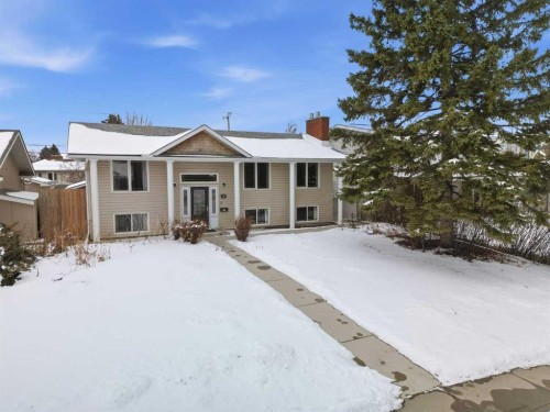 1015 Maplecroft Road Se, Calgary, AB - Outdoor With Facade