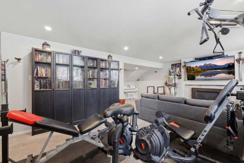 1015 Maplecroft Road Se, Calgary, AB - Indoor
