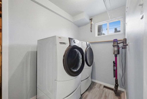 1015 Maplecroft Road Se, Calgary, AB - Indoor Photo Showing Laundry Room