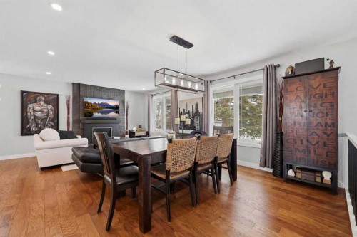 1015 Maplecroft Road Se, Calgary, AB - Indoor Photo Showing Dining Room