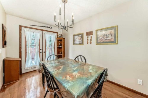 104 Kodiak Road, Canmore, AB - Indoor Photo Showing Dining Room