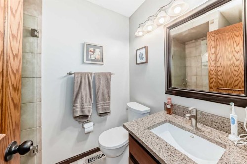 104 Kodiak Road, Canmore, AB - Indoor Photo Showing Bathroom